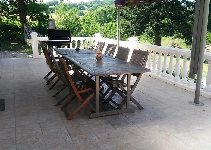 VILLA CLIMATISEE AVEC PISCINE PRIVEE à L\'OREE DU PERIGORD